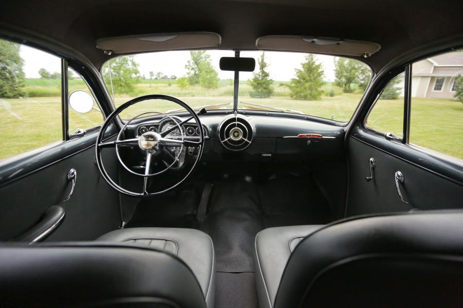  Pontiac Streamliner Sedan Delivery 1949 года  (фото 9 из 31)
